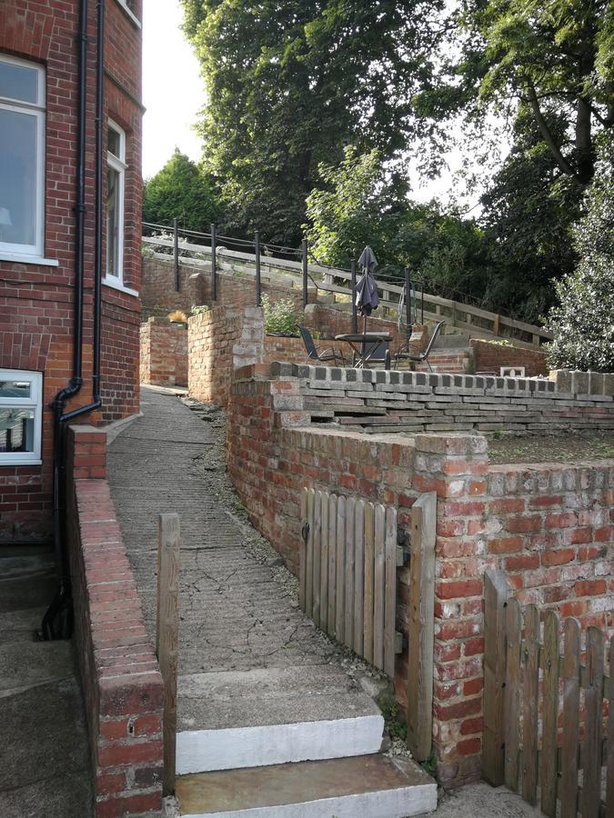 The Grove Whitby Exterior foto